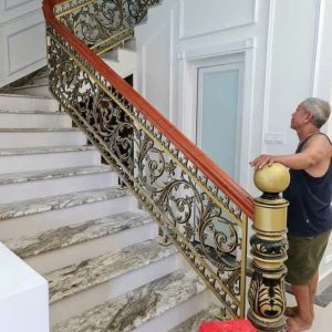 Cầu thang nhôm đúc HT 04